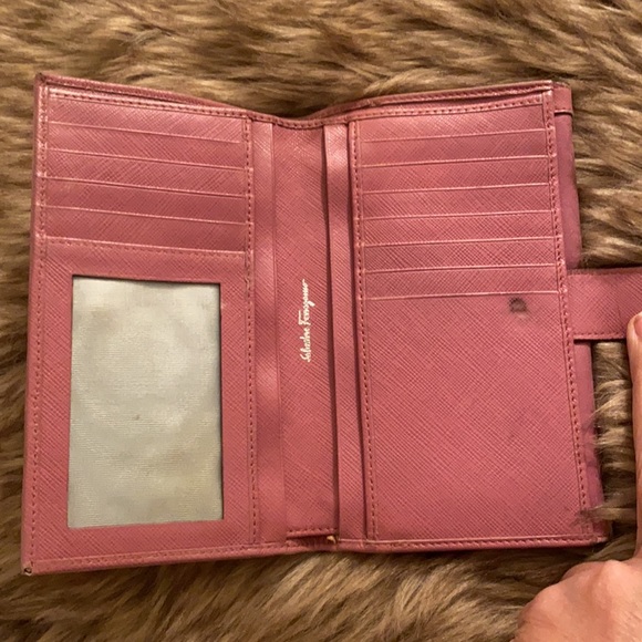 Pink Salvatore Ferragamo wallet - Picture 4 of 6